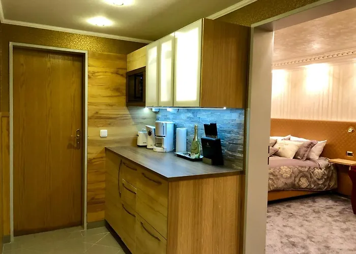 Golden Gapa Budget-studio 3 *